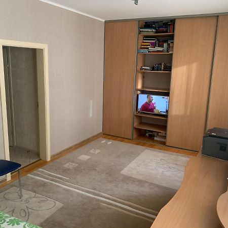 Bright Room Near International Exhibition Centre Киев Екстериор снимка