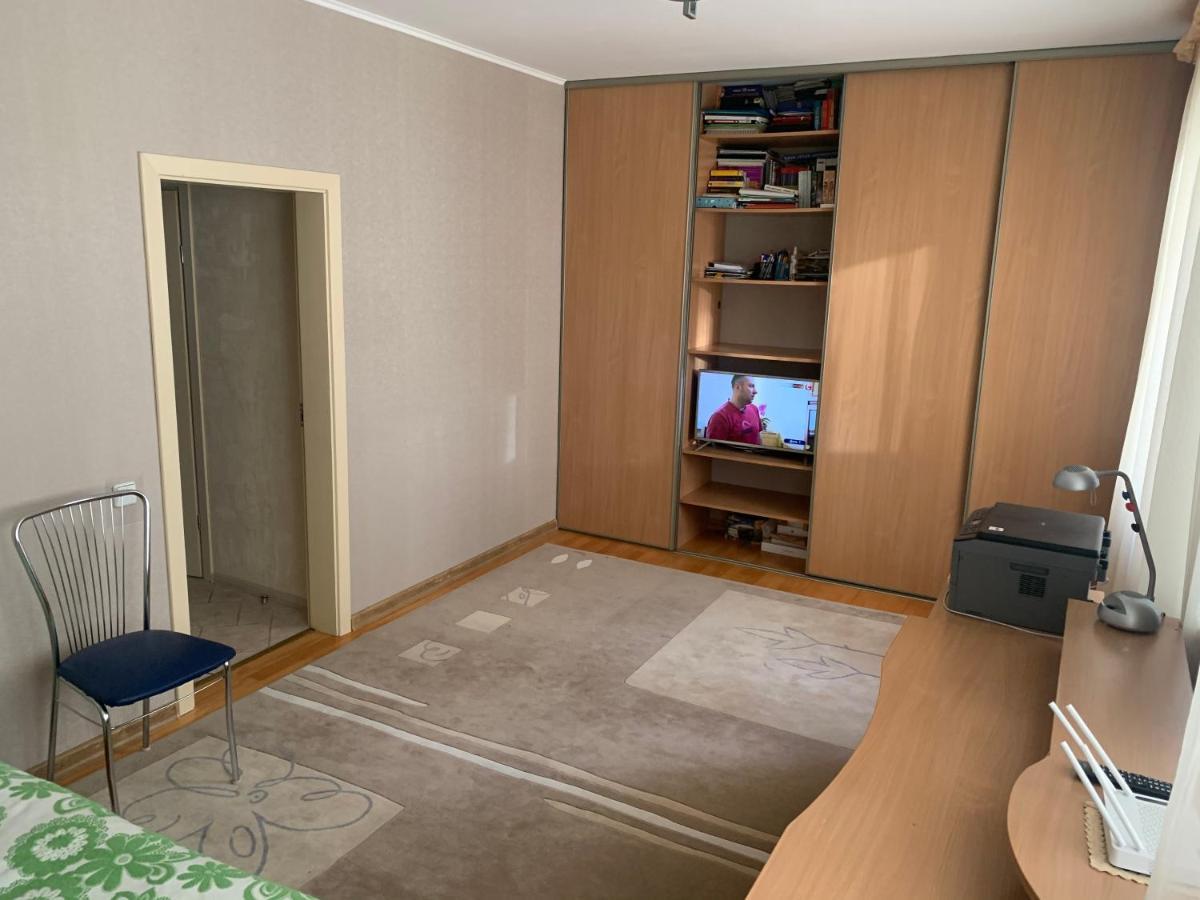 Bright Room Near International Exhibition Centre Киев Екстериор снимка