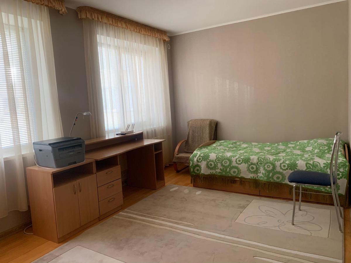 Bright Room Near International Exhibition Centre Киев Екстериор снимка