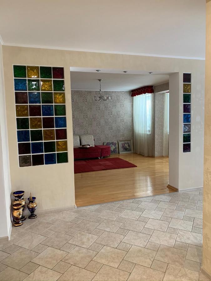 Bright Room Near International Exhibition Centre Киев Екстериор снимка